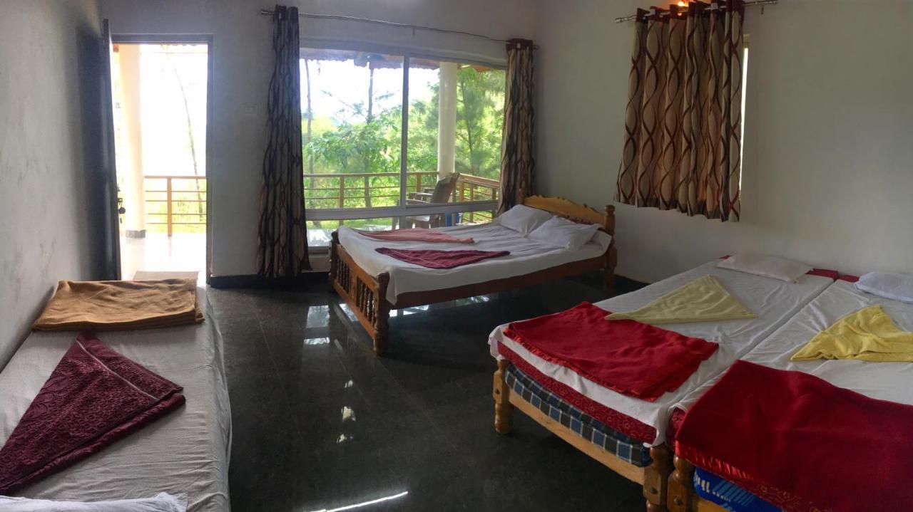 White Elephant Restaurant & Cottages Gokarna ゴカルナ エクステリア 写真