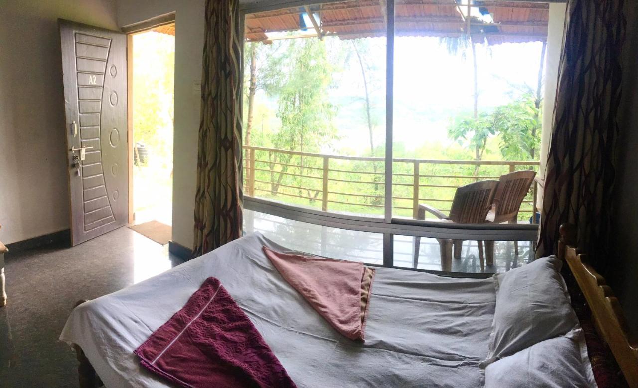 White Elephant Restaurant & Cottages Gokarna ゴカルナ エクステリア 写真