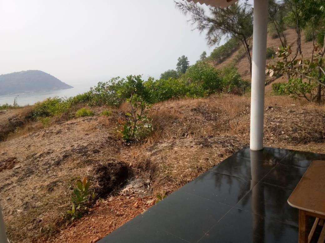 White Elephant Restaurant & Cottages Gokarna ゴカルナ エクステリア 写真