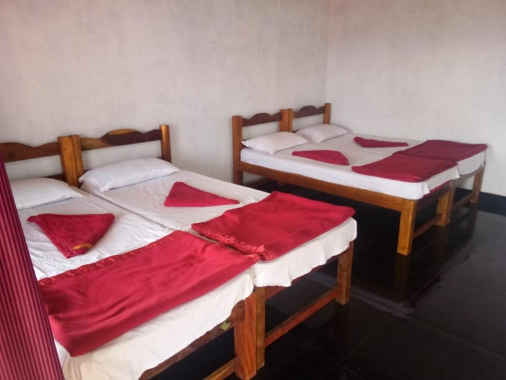 White Elephant Restaurant & Cottages Gokarna ゴカルナ エクステリア 写真
